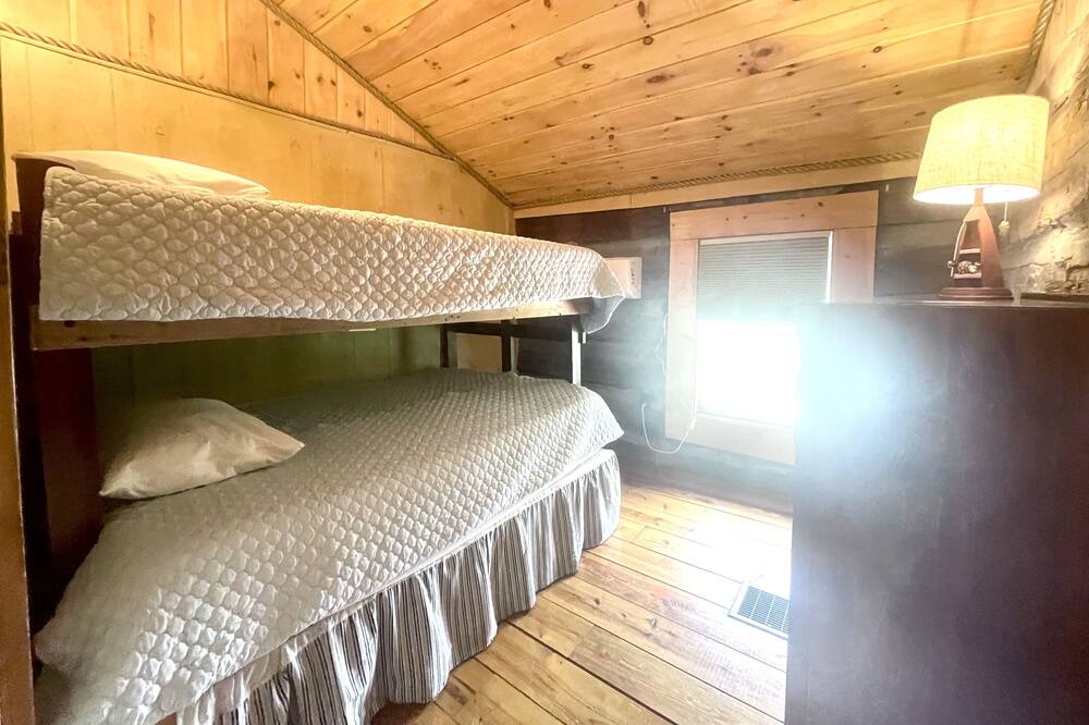 Photo of Bedroom in Dandridge