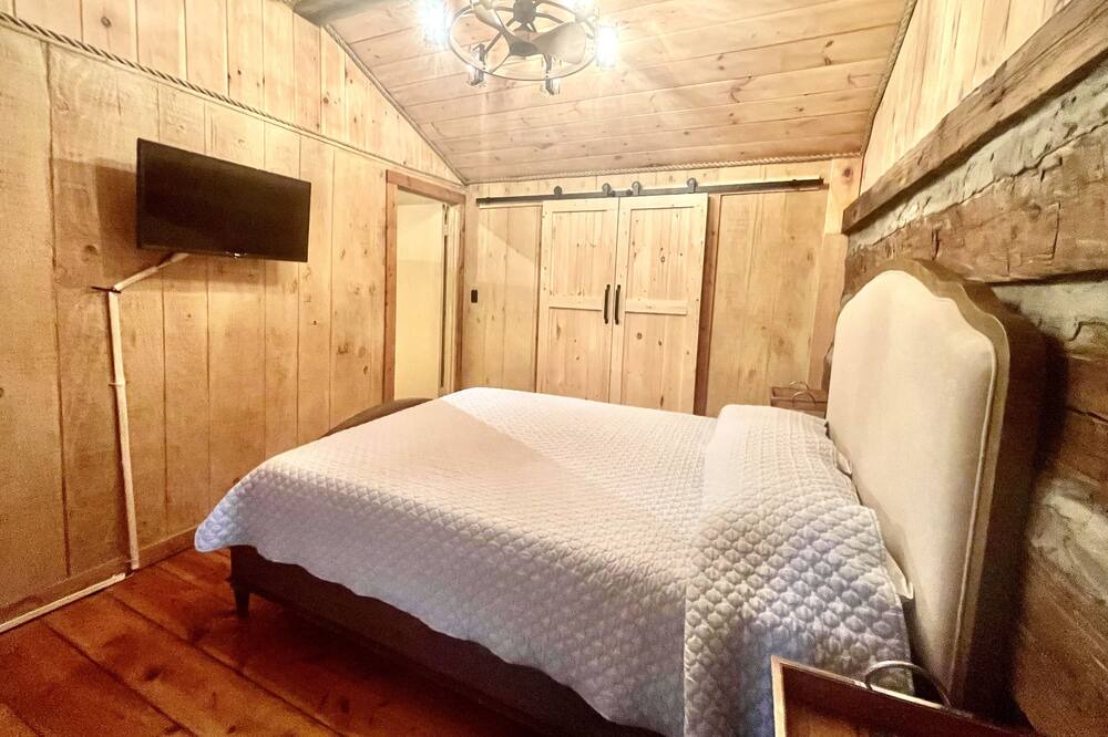 Photo of Bedroom in Dandridge