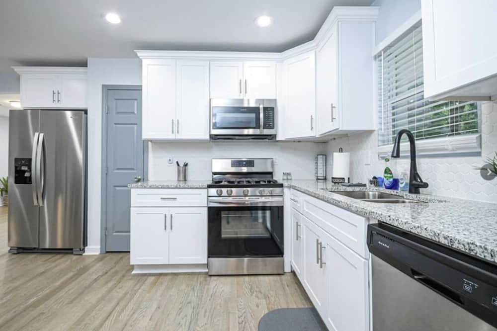 Photo of Kitchen in Browns Mill Park