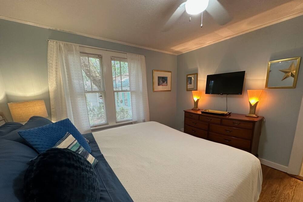 Photo of Bedroom in Ono Island