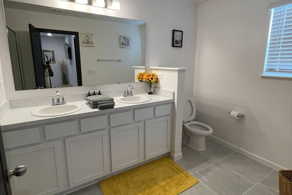 Photo of Bathroom in Northside
