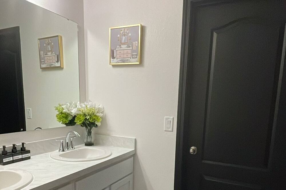 Photo of Bathroom in Northside