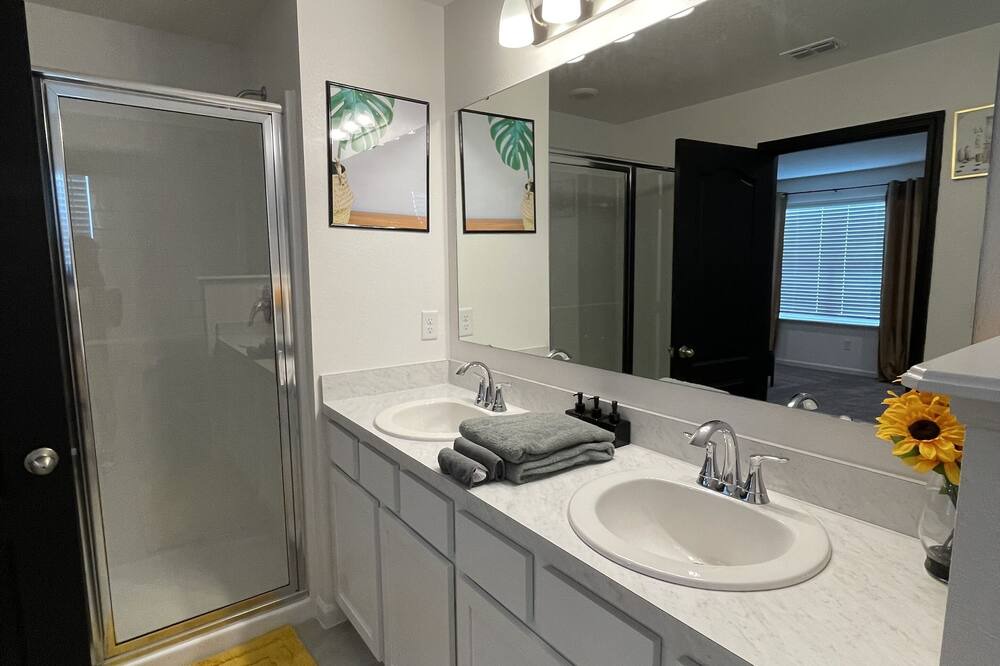 Photo of Bathroom in Northside