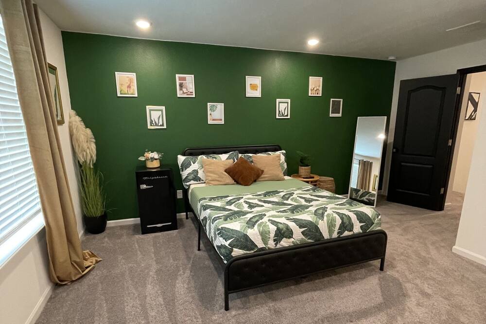 Photo of Bedroom in Northside