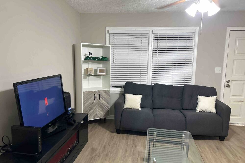 Photo of Livingroom in Forest Park