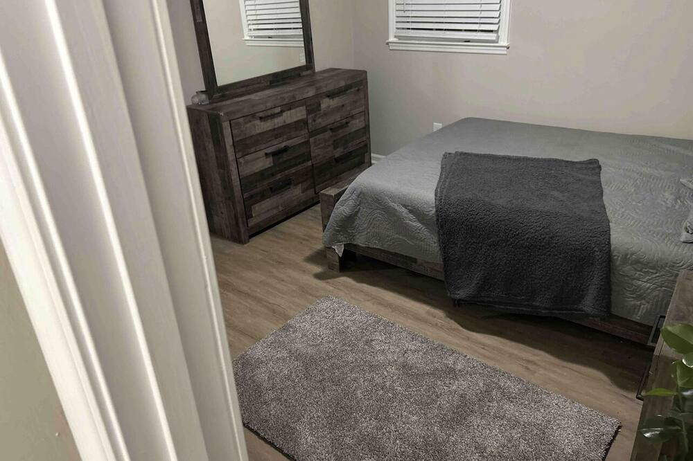 Photo of Bedroom in Forest Park
