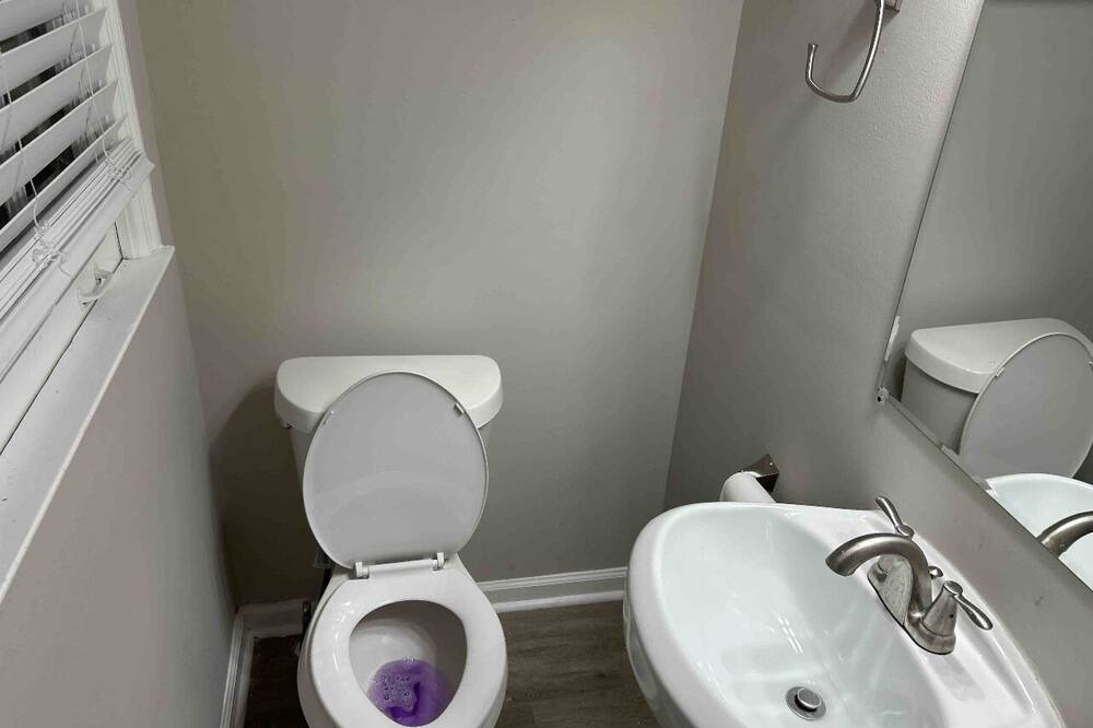 Photo of Bathroom in Forest Park