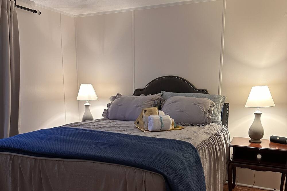 Photo of Bedroom in Macon County
