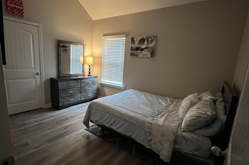 Photo of Bedroom in Union City