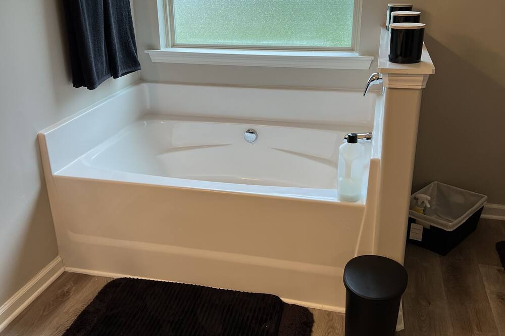 Photo of Bathroom in Union City