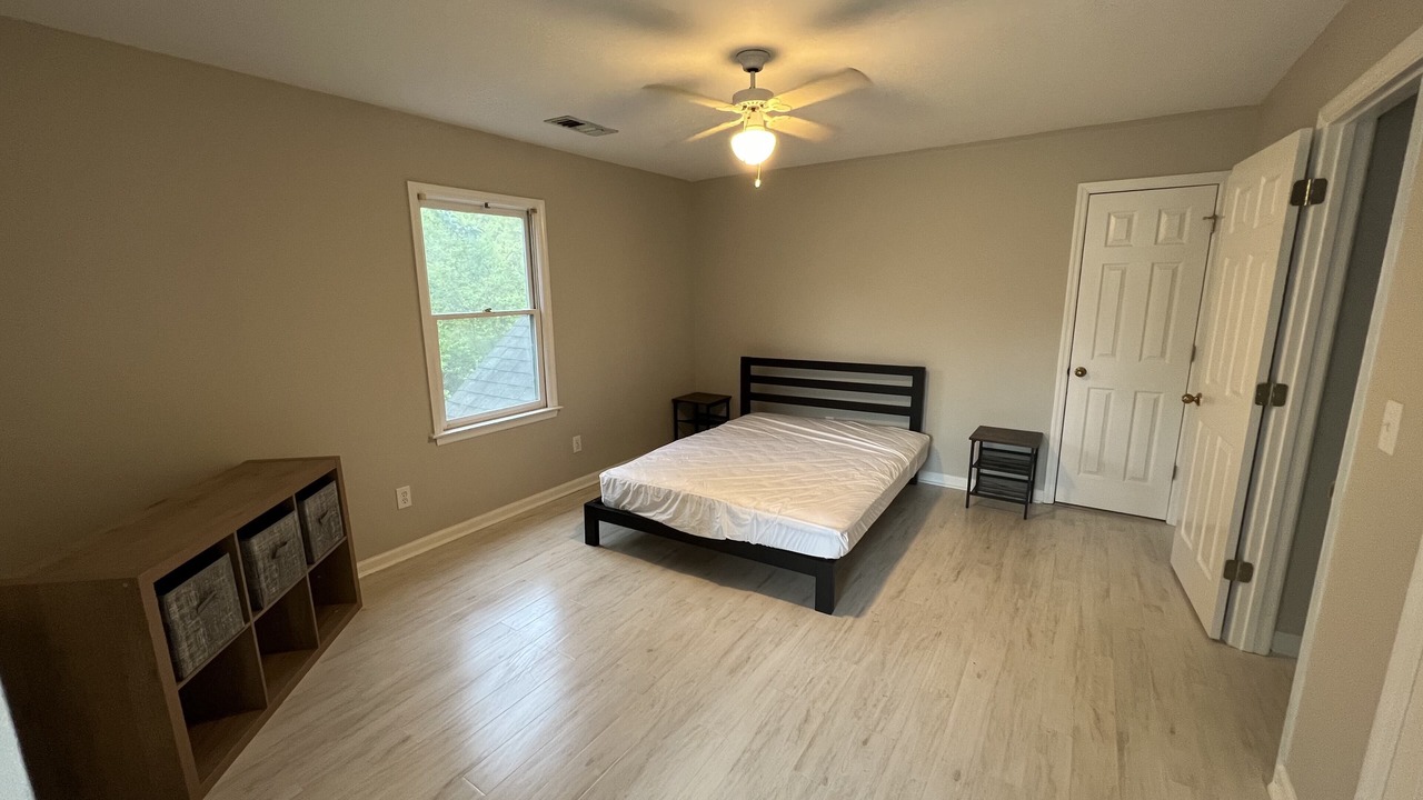 Photo of Bedroom in Crestline Heights