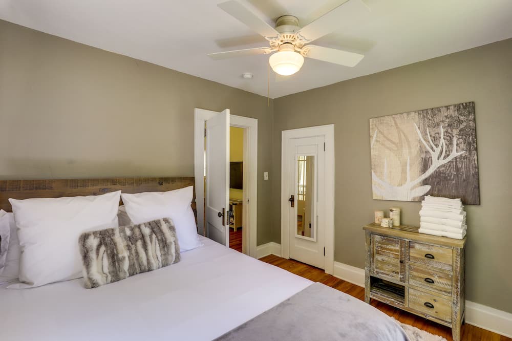 Photo of Bedroom in Mars Hill