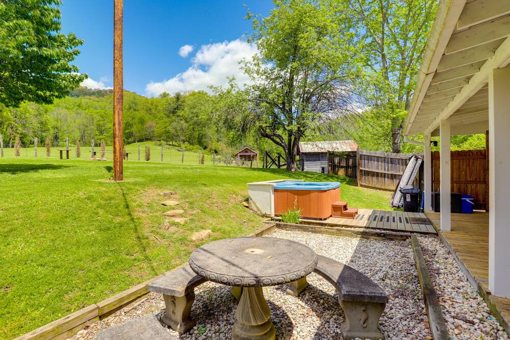 Photo of Outdoor in Mars Hill
