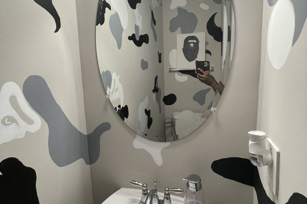 Photo of Bathroom in Morrow
