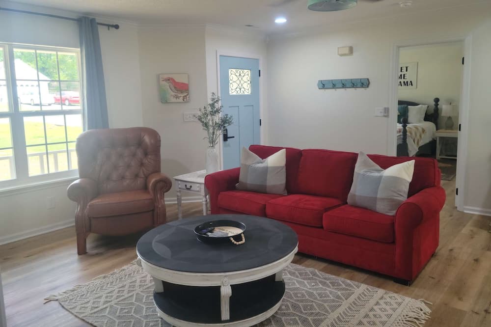 Photo of Livingroom in Albertville