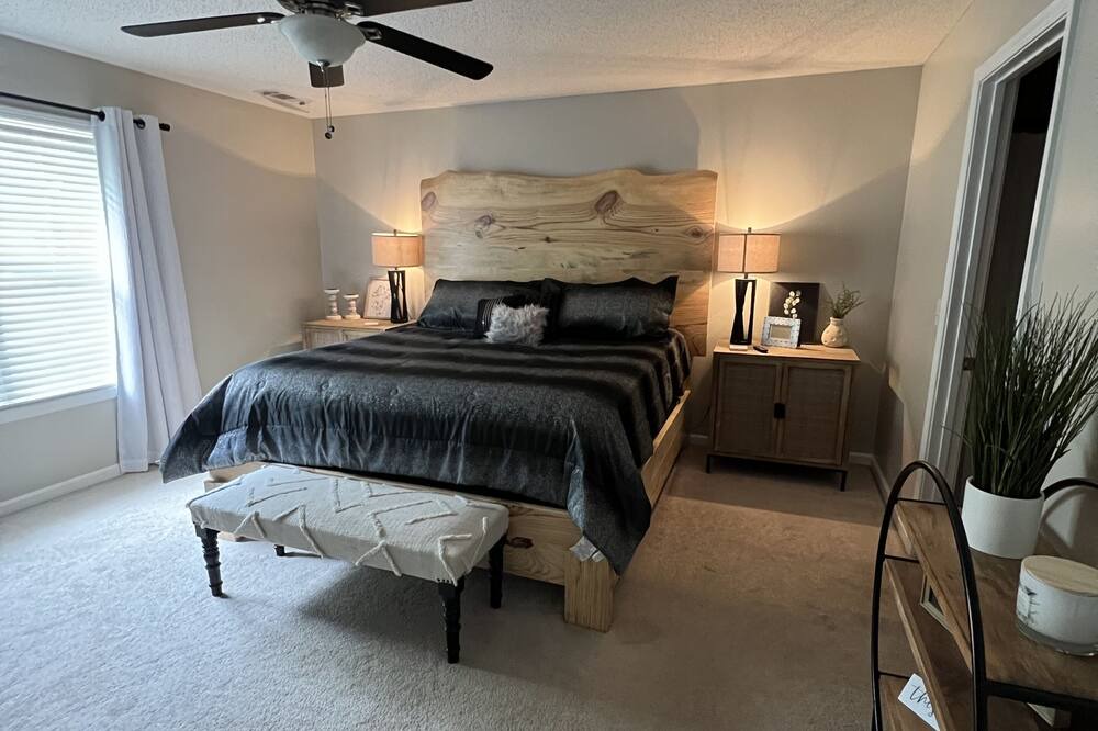 Photo of Bedroom in Alexander City