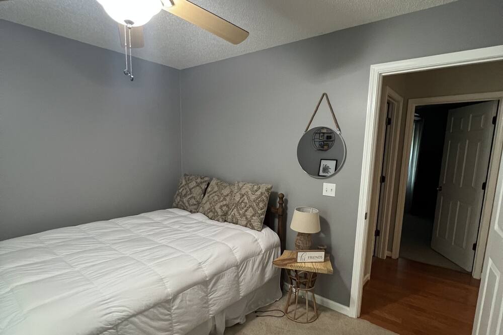 Photo of Bedroom in Alexander City