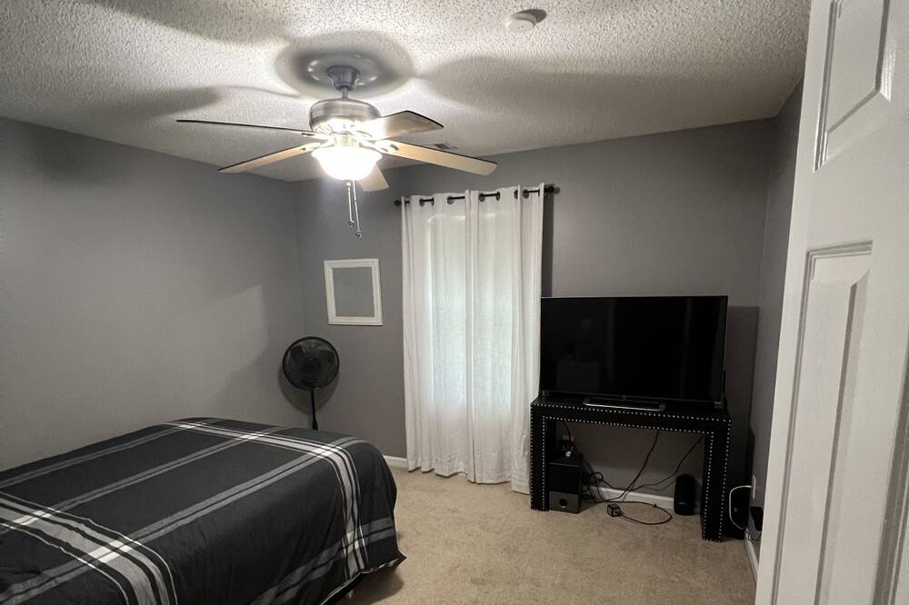 Photo of Bedroom in Alexander City