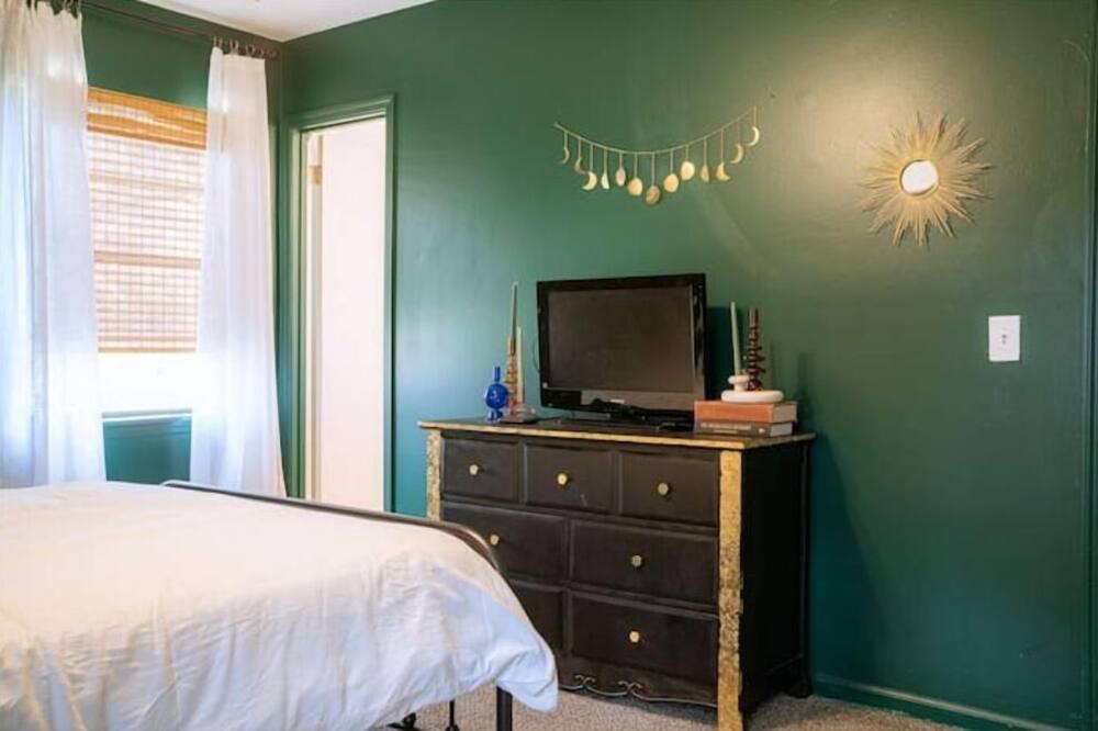 Photo of Bedroom in Hinesville