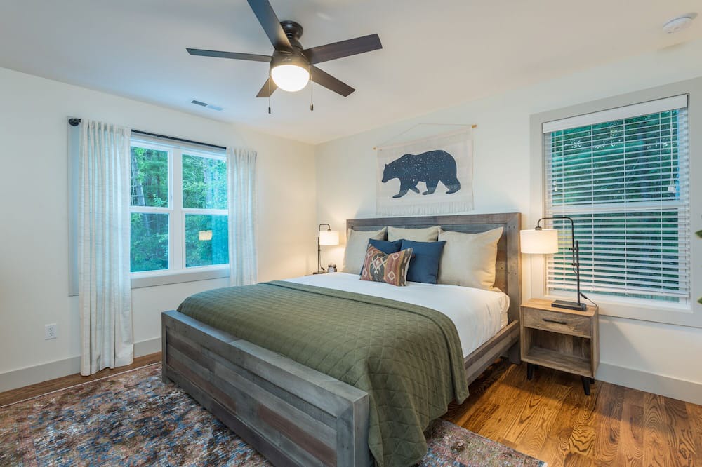 Photo of Bedroom in Asheville
