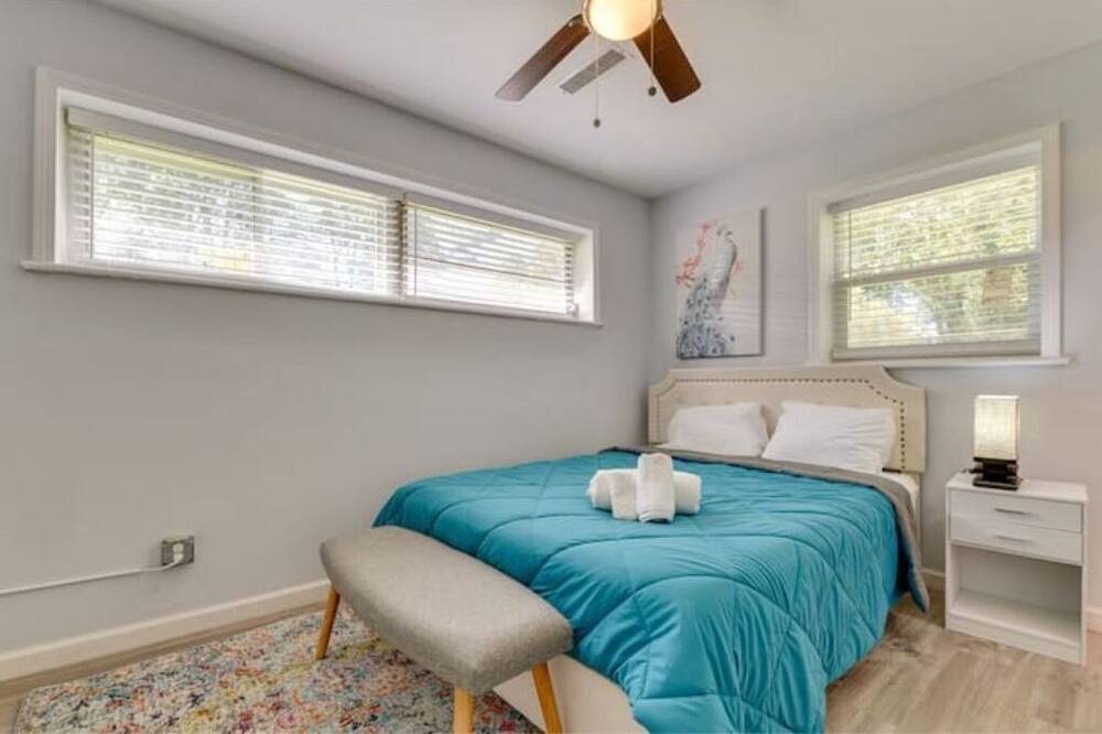 Photo of Bedroom in East Point