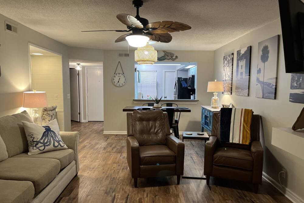 Photo of Livingroom in St. Simons Island