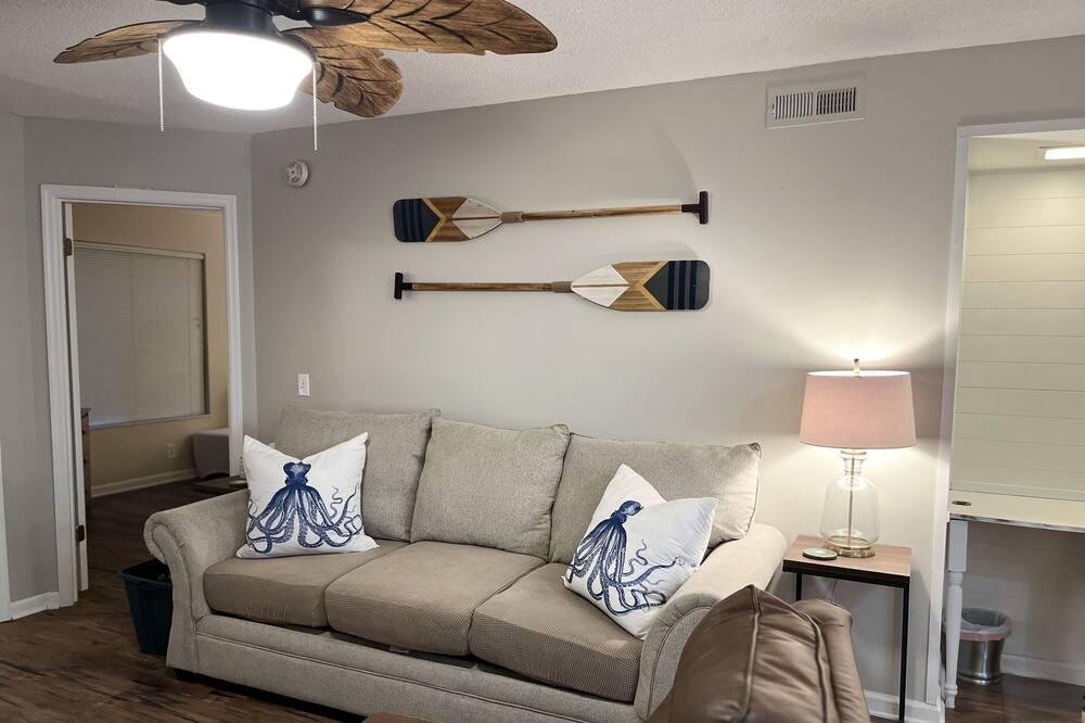 Photo of Livingroom in St. Simons Island