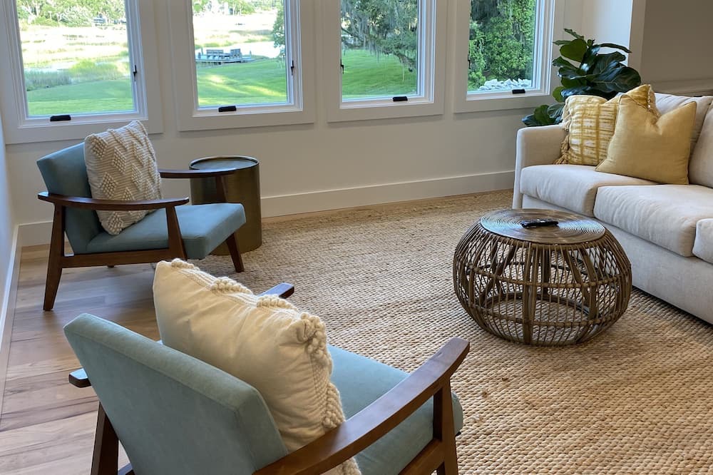 Photo of Livingroom in West Ashley