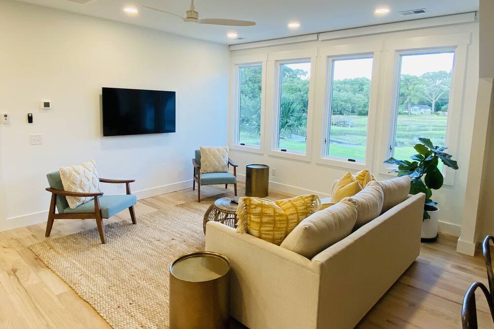 Photo of Livingroom in West Ashley