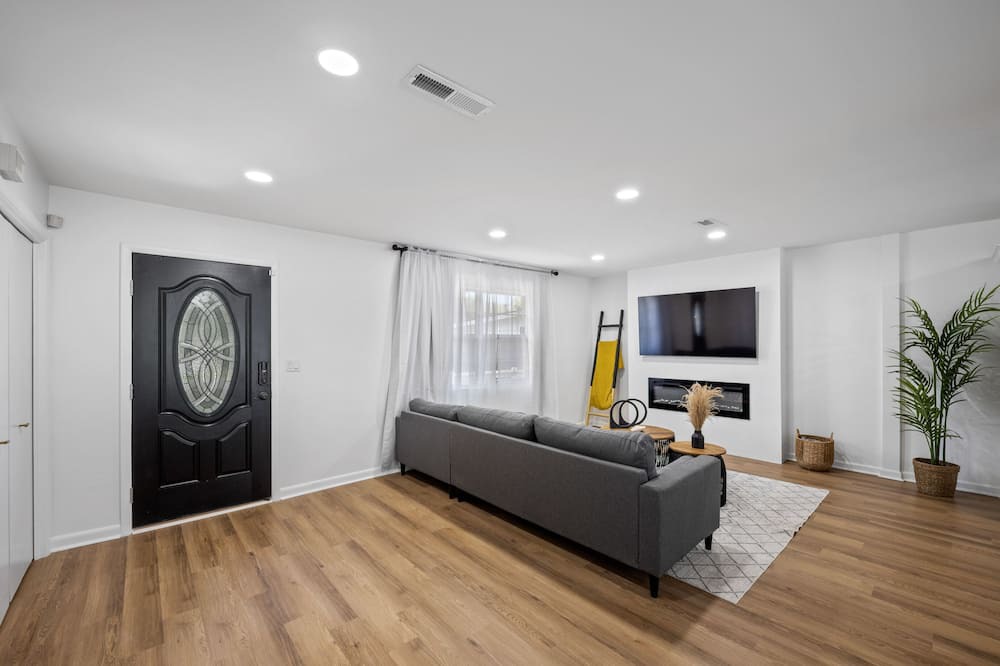Photo of Livingroom in St. Johns Bluff