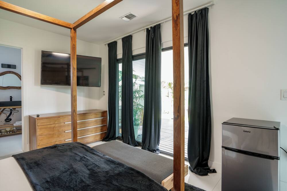 Photo of Bedroom in North Central Hollywood