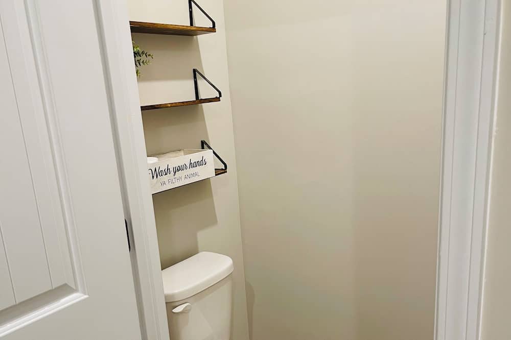 Photo of Bathroom in Lovejoy
