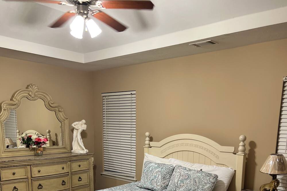 Photo of Bedroom in Grovetown