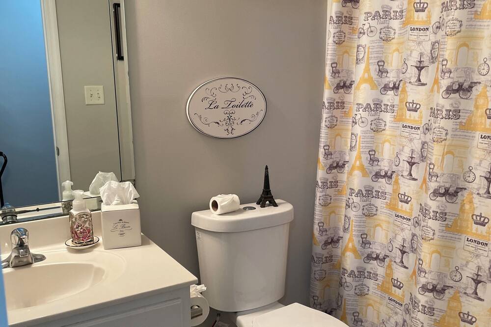 Photo of Bathroom in Grovetown