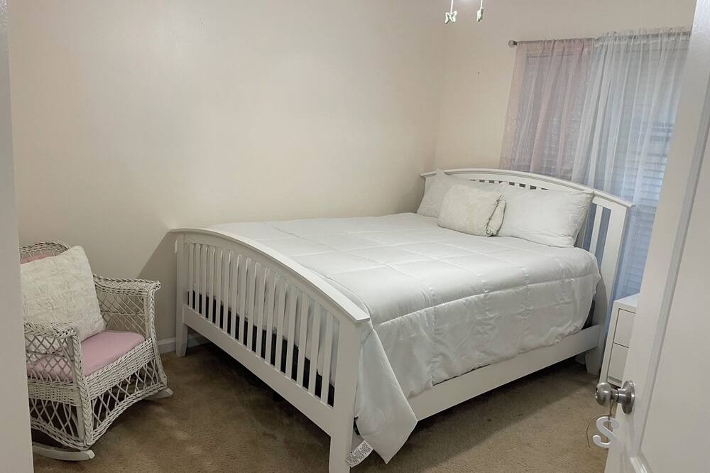 Photo of Bedroom in Grovetown