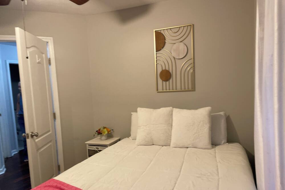 Photo of Bedroom in Grovetown