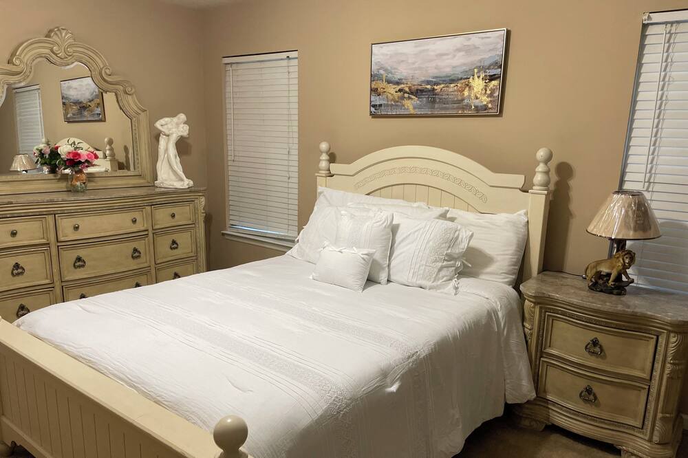 Photo of Bedroom in Grovetown