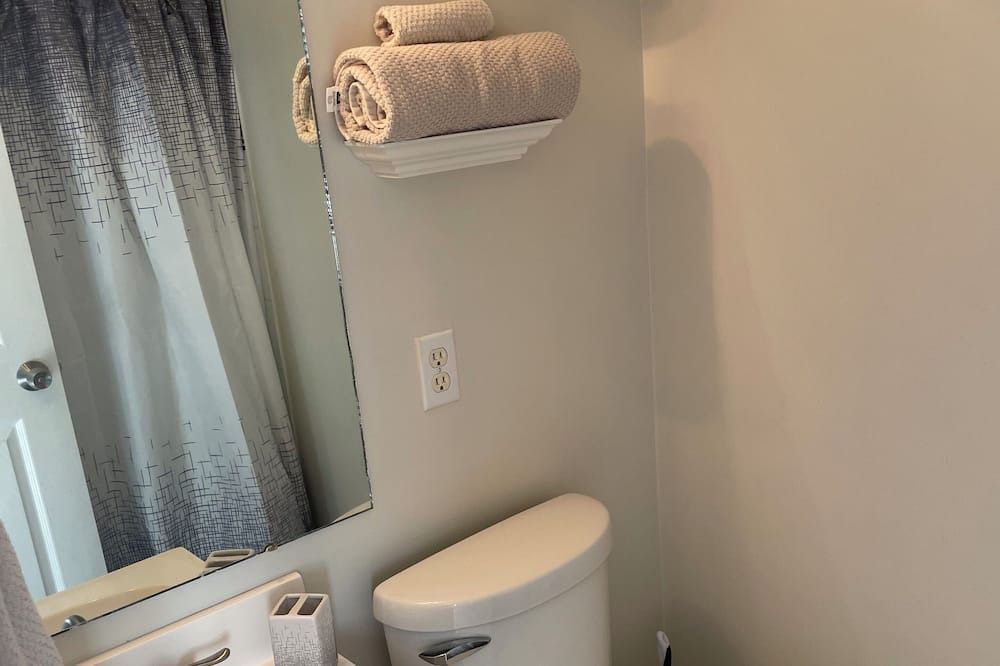 Photo of Bathroom in Harvest