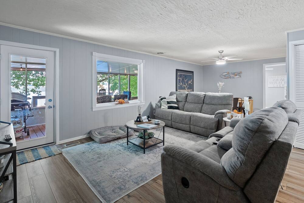 Photo of Livingroom in Crane Hill