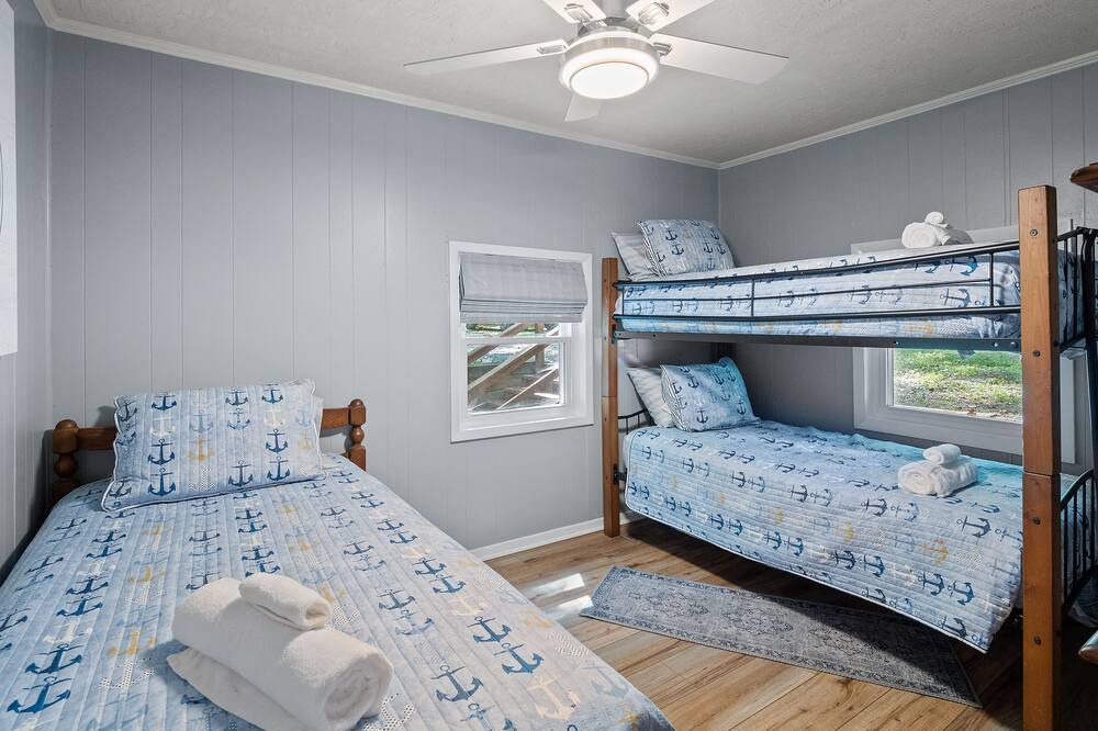 Photo of Bedroom in Crane Hill