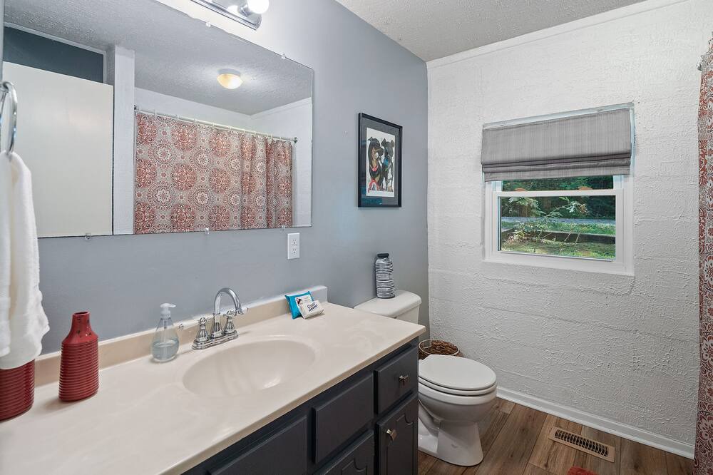 Photo of Bathroom in Crane Hill