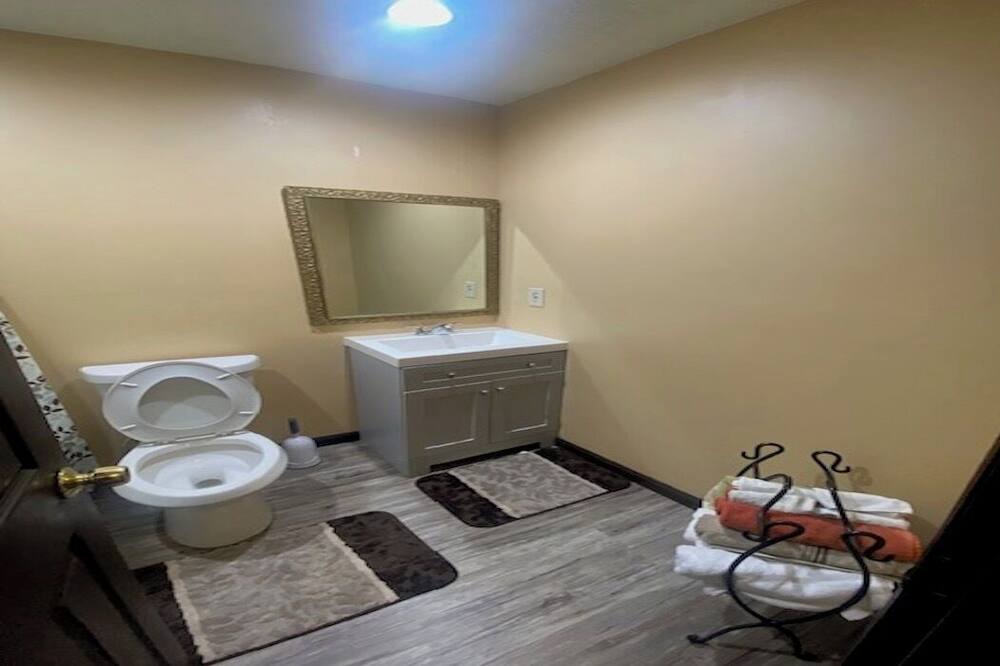 Photo of Bathroom in Riverdale