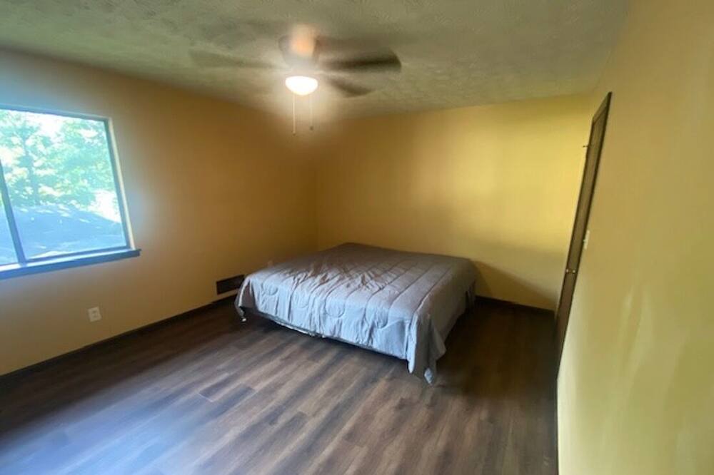 Photo of Bedroom in Riverdale
