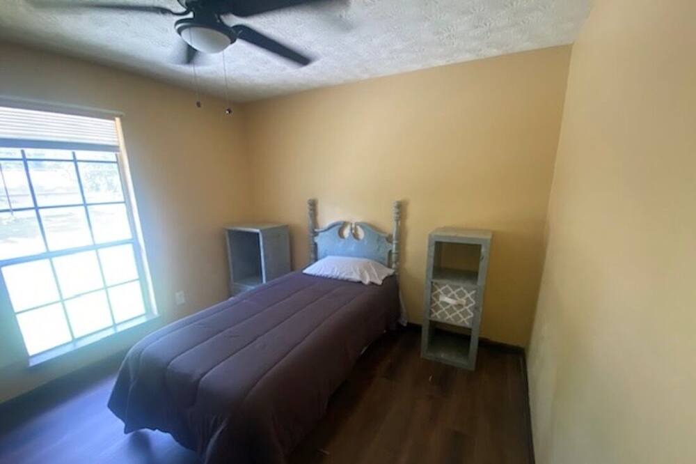 Photo of Bedroom in Riverdale
