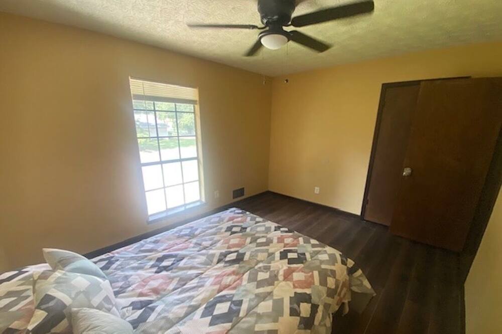Photo of Bedroom in Riverdale