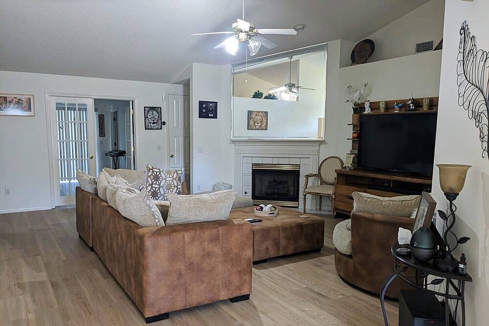 Photo of Livingroom in Eagle Ridge