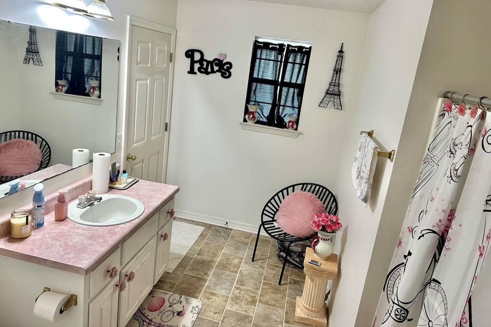 Photo of Bathroom in Eagle Ridge