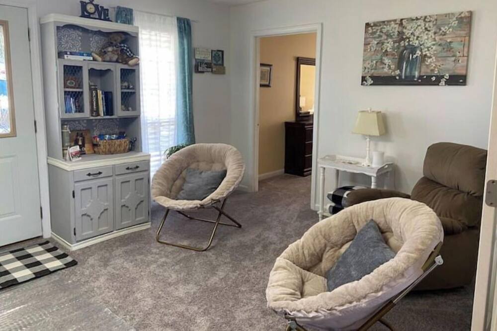 Photo of Livingroom in Holy Trinity