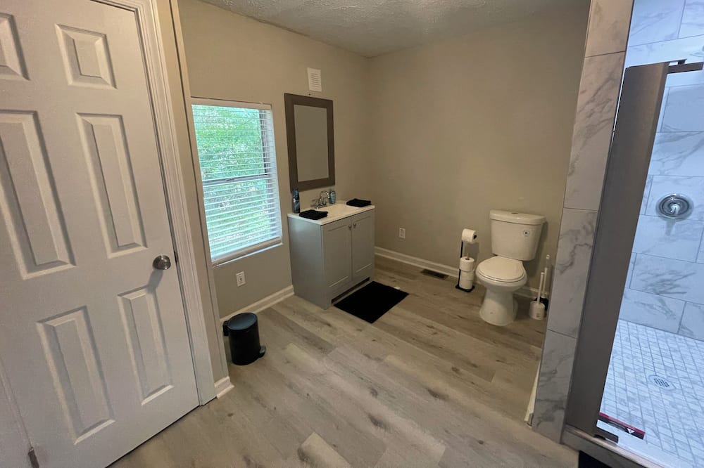 Photo of Bathroom in Church Street