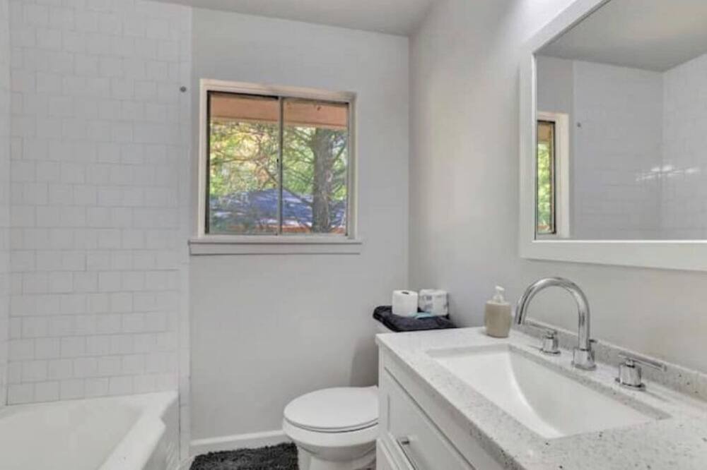 Photo of Bathroom in Crestline Heights